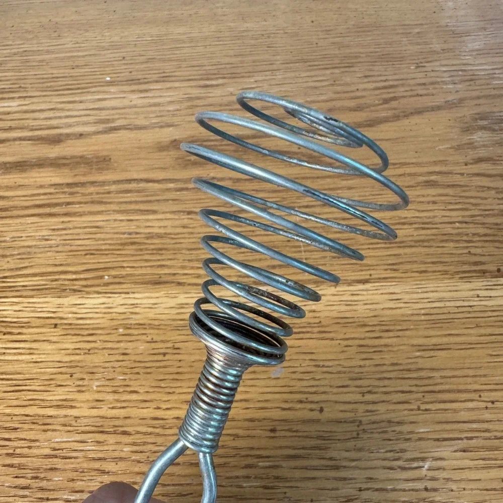 Vintage Spiral Spring Coil‎ Wire Whisk Hand Egg Beater Metal Kitchen Tool